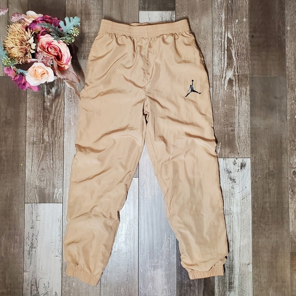 Jordan Kids Tan Beige Joggers Size Medium 10-12yrs NWOT - Picture 1 of 10